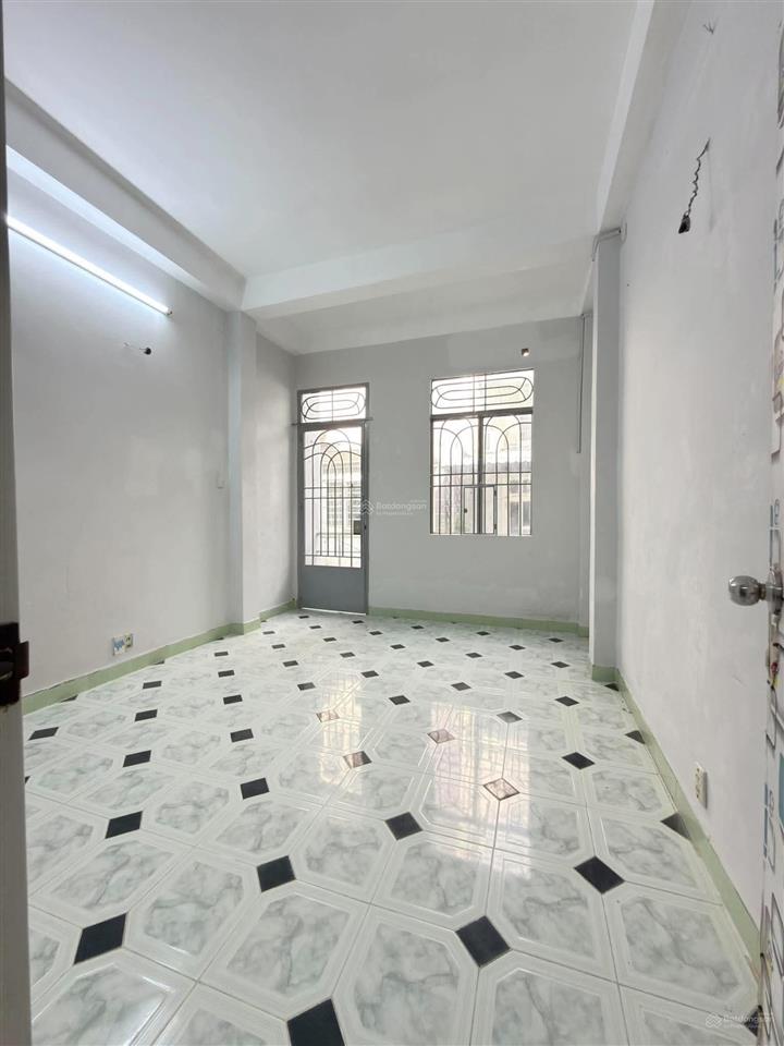 Bán nhà nguyễn tri phương quận 10  23m2 đất  nhà 4 tầng chắc chắn  2pn 3wc chỉ 5,2 tỷ