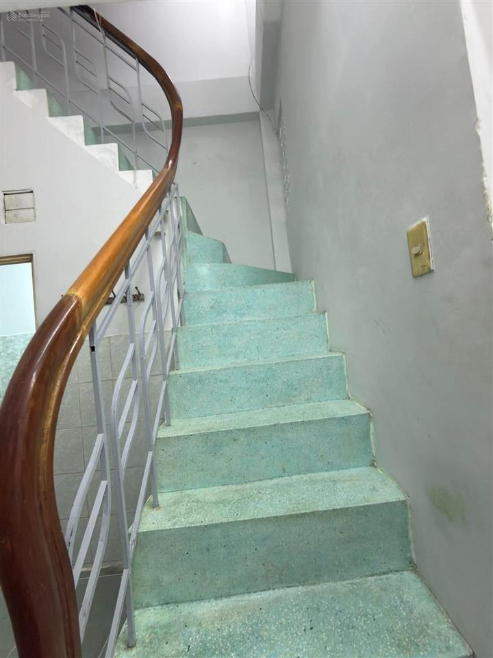 Bán nhà nguyễn tri phương quận 10  23m2 đất  nhà 4 tầng chắc chắn  2pn 3wc chỉ 5,2 tỷ
