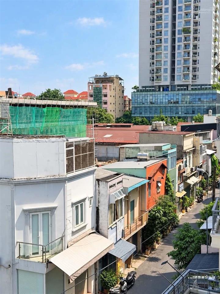 Chỉ 5,25 tỷ nhà 4 tầng, hẻm xe tải khu thành thái q10!