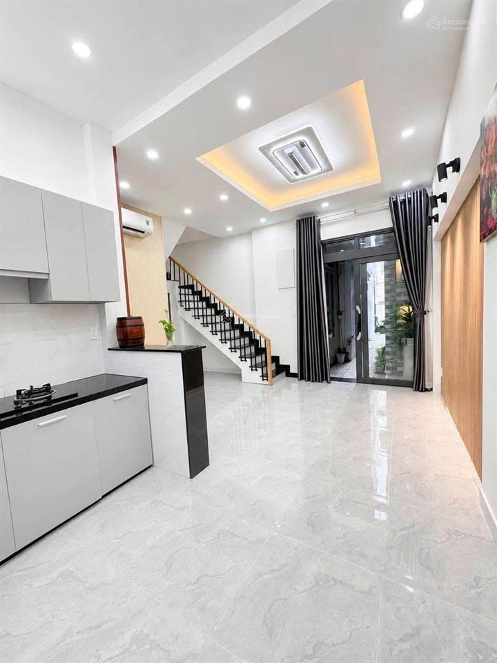 Chính chủ gửi bán nhà mới đường hồ hảo hớn quận 1 3 tầng hẻm xe hơi đỗ cửa 5.7 tỷ
