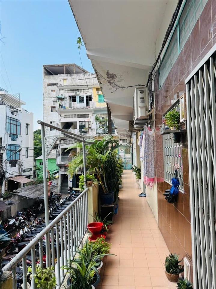 Bán căn hộ lầu 1 trần hưng đạo q5 sửa mới tinh chỉ 1,9 tỷ  46m2