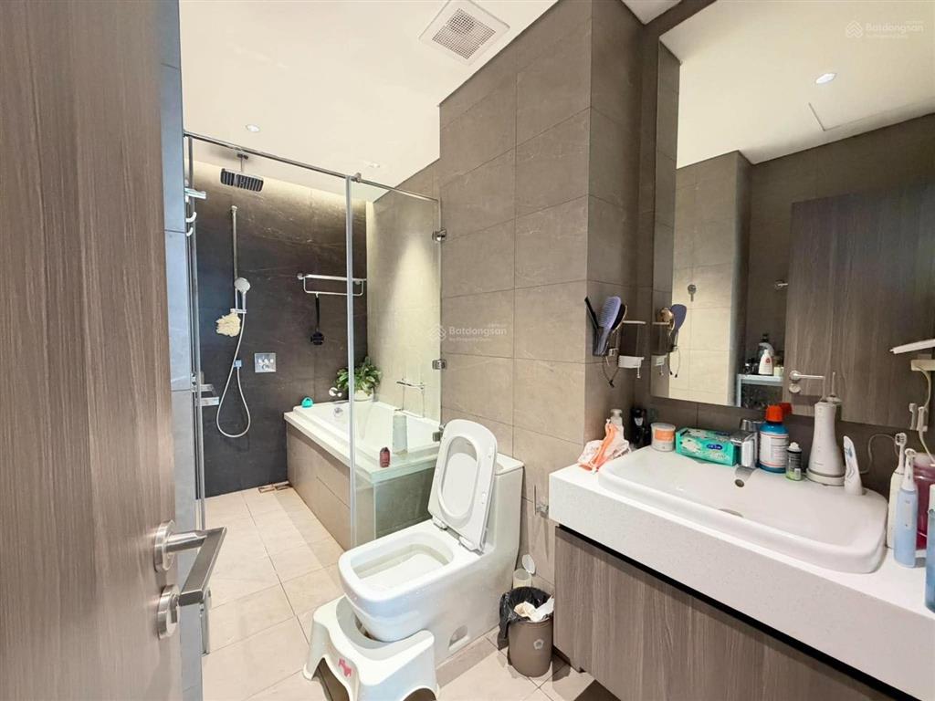 Bán căn hộ diamond centery celadon city 8, x tỷ  96m2, 2pn 2wc