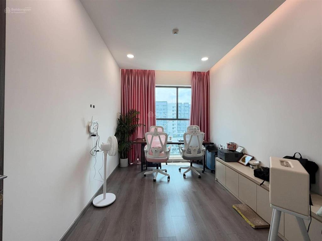 Bán căn hộ diamond centery celadon city 8, x tỷ  96m2, 2pn 2wc