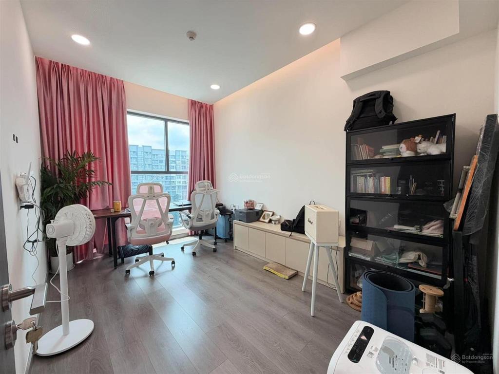 Bán căn hộ diamond centery celadon city 8, x tỷ  96m2, 2pn 2wc
