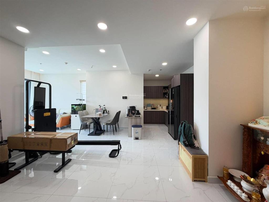 Bán căn hộ diamond centery celadon city 8, x tỷ  96m2, 2pn 2wc