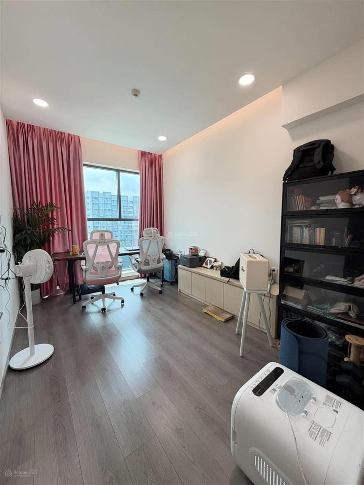 Bán căn hộ diamond centery celadon city 8, x tỷ  96m2, 2pn 2wc
