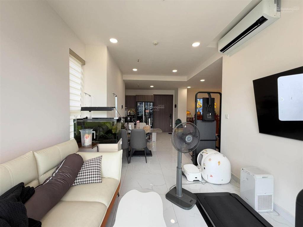 Bán căn hộ diamond centery celadon city 8, x tỷ  96m2, 2pn 2wc