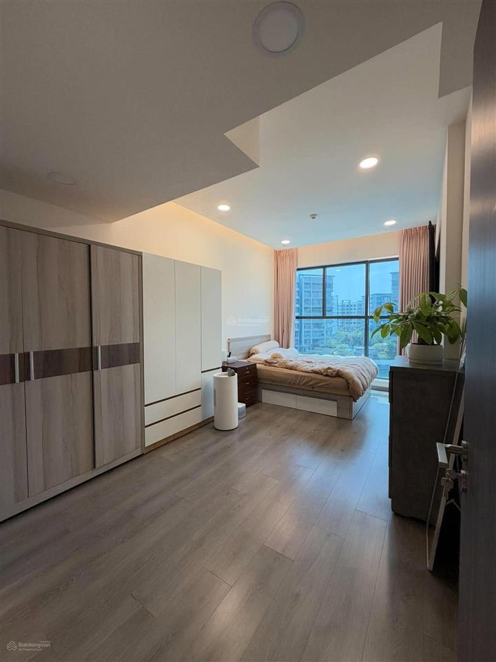 Bán căn hộ diamond centery celadon city 8, x tỷ  96m2, 2pn 2wc