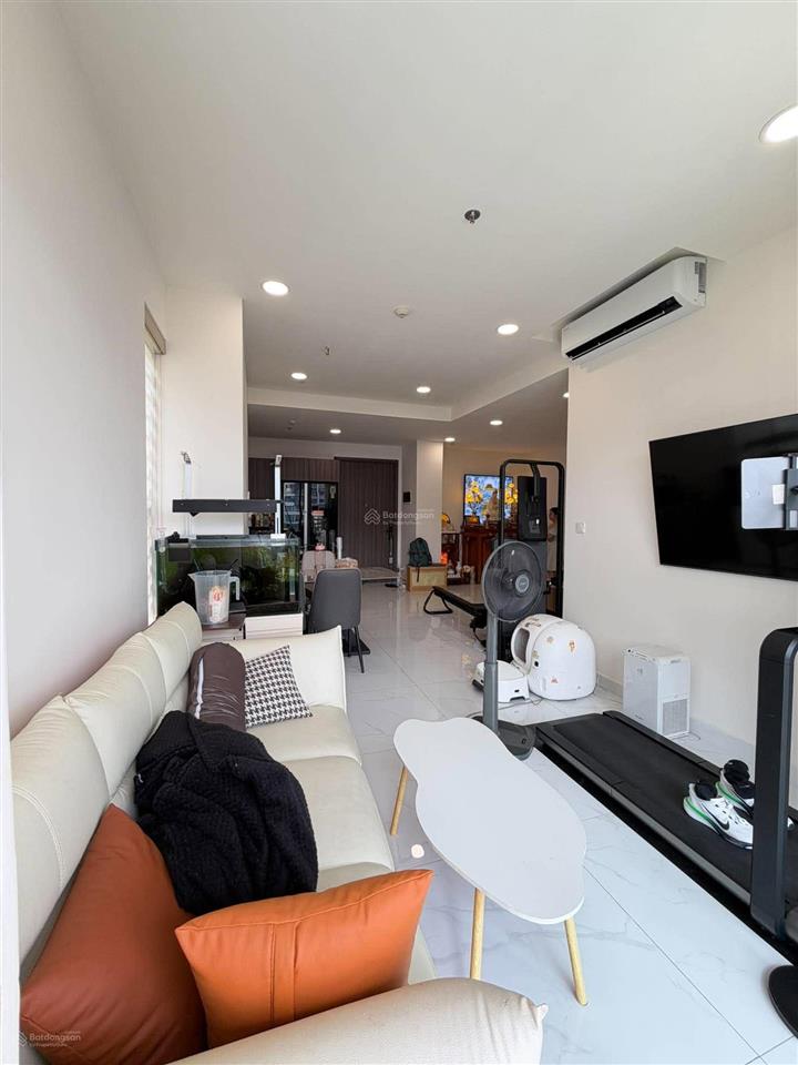 Bán căn hộ diamond centery celadon city 8, x tỷ  96m2, 2pn 2wc