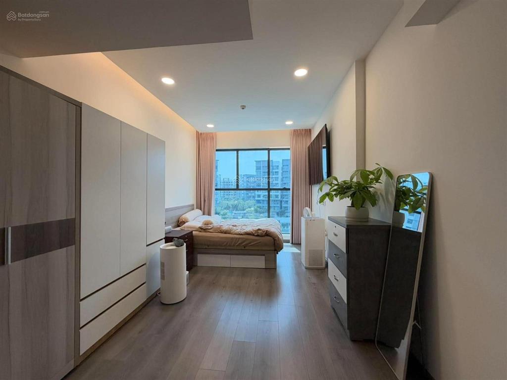 Bán căn hộ diamond centery celadon city 8, x tỷ  96m2, 2pn 2wc