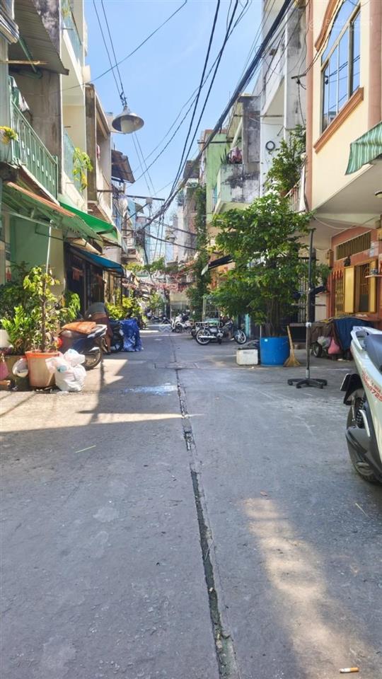 Bán nhà cũ tiện cải tạo hoặc xây mới  phó cơ điều q11  hẻm 5m thông  4,2 tỷ