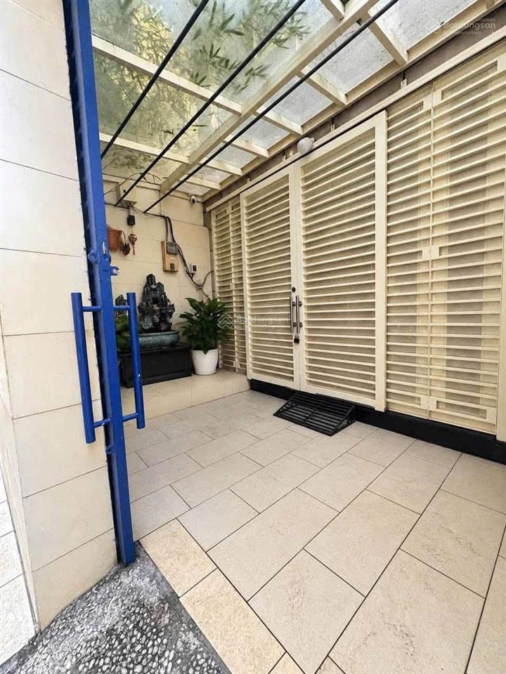 Bán nhà trung tâm q10  cmt8, kế khu bắc hải  8,8 t.ỷ  53m2 đất  4 tầng