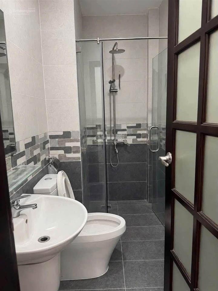 Bán nhà trung tâm q10  cmt8, kế khu bắc hải  8,8 t.ỷ  53m2 đất  4 tầng