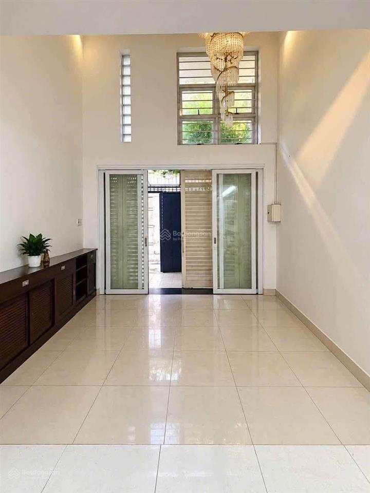 Bán nhà trung tâm q10  cmt8, kế khu bắc hải  8,8 t.ỷ  53m2 đất  4 tầng