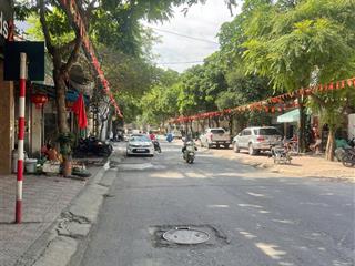 Bán đất đức giang ngõ nông gần ô tô, 65 m2, mặt tiền 4,5m, giá chỉ 7,6 tỷ