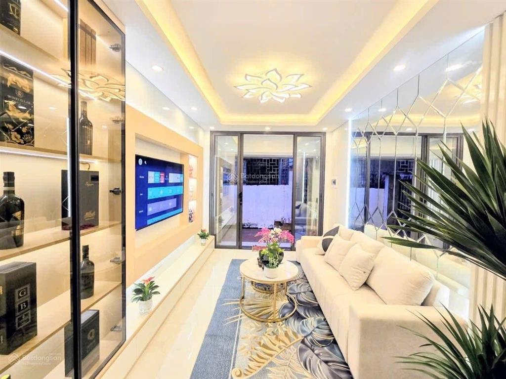 Thái thịnh  tt đống đa  40m ra ô tô  100m ra phố  sát chợ