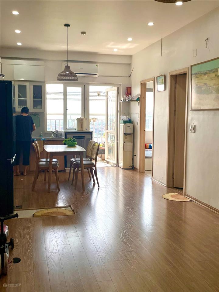 Chính chủ bán căn chung cư view hồ như homestay