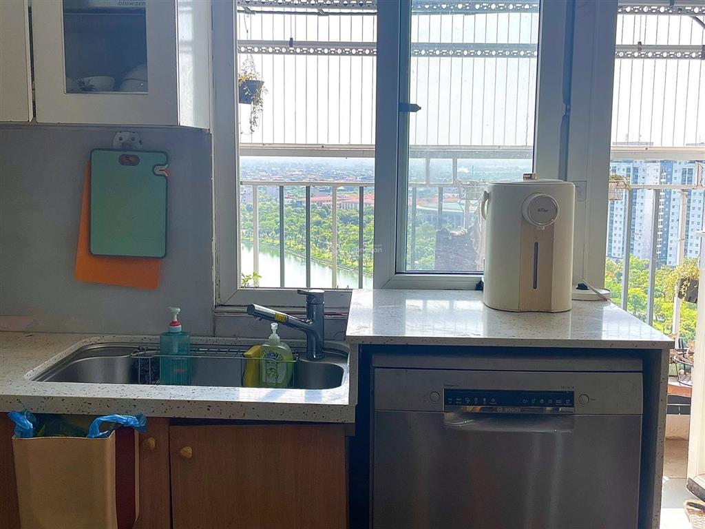Chính chủ bán căn chung cư view hồ như homestay