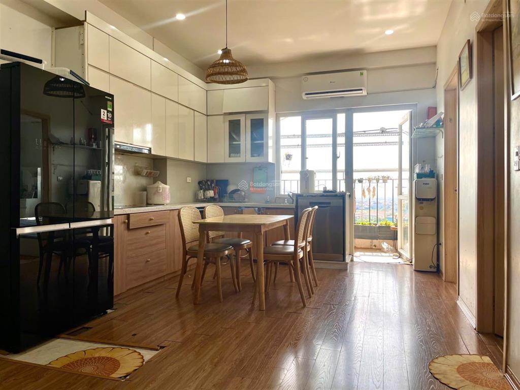 Chính chủ bán căn chung cư view hồ như homestay