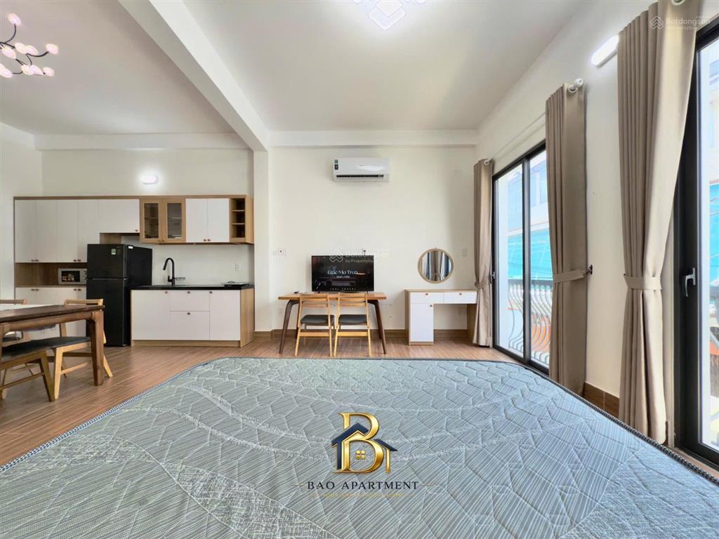 Căn hộ studio 60m2, ban công thoáng, cách mạng tháng 8, full nt cao cấp, 10tr
