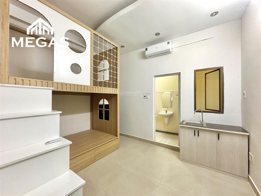 Căn hộ ngay đh công thương, full nội thất, chỗ ngủ riêng biệt, chỉ 4tr3/th