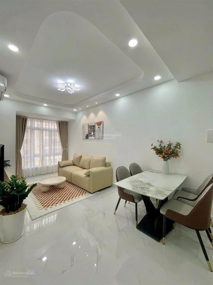 Chủ ngộp cần bán ch richmond giá 2 tỷ 300 sổ sẵn, 2pn 2wc, dt 70m2, hướng thoáng nhìn q1, full nt