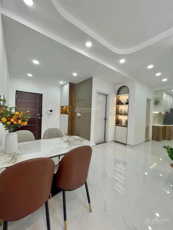 Chủ ngộp cần bán ch richmond giá 2 tỷ 300 sổ sẵn, 2pn 2wc, dt 70m2, hướng thoáng nhìn q1, full nt