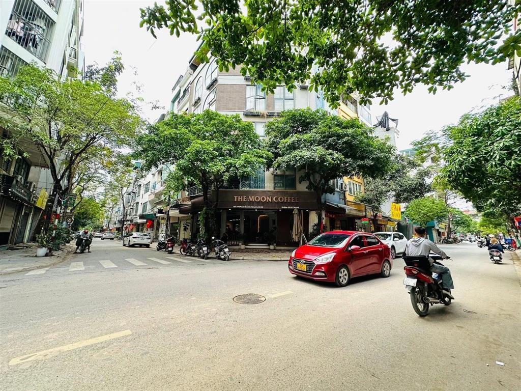 Vị trí kim cương  đẹp, 100m2, 5 tầng, đại học tnmt, vỉa hè rộng, ở & văn phòng, 31.5 tỷ