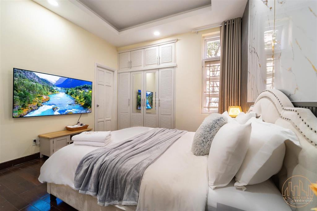 Cho thuê villa cao cấp 7 phòng ngủ hồ bơi riêng, quận 2