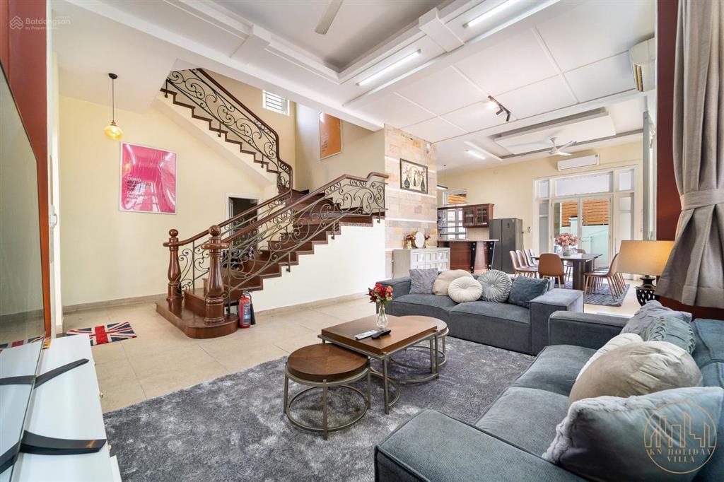 Cho thuê villa cao cấp 7 phòng ngủ hồ bơi riêng, quận 2