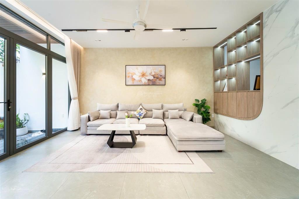 Linh cho thuê ngắn dài hạn villa 6 phòng ngủ quận 7