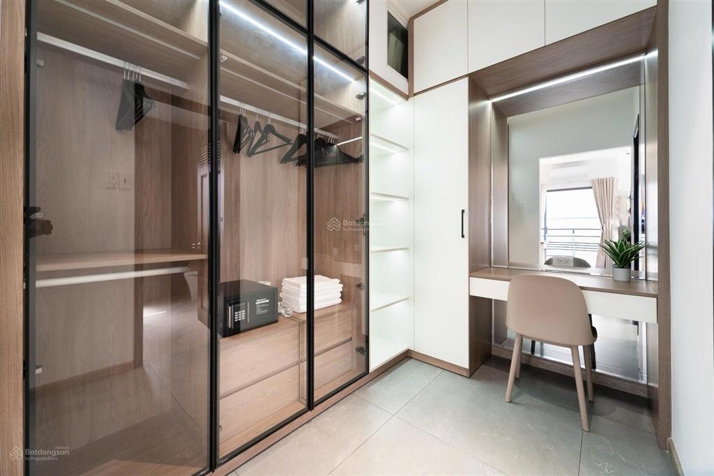 Linh cho thuê ngắn dài hạn villa 6 phòng ngủ quận 7