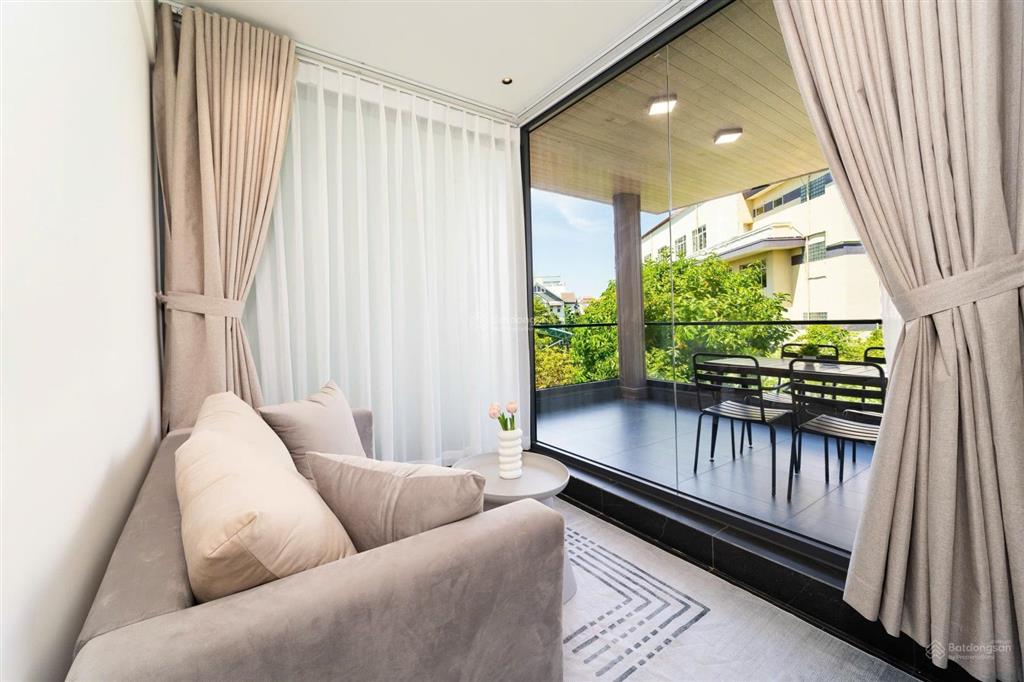 Linh cho thuê ngắn dài hạn villa 6 phòng ngủ quận 7