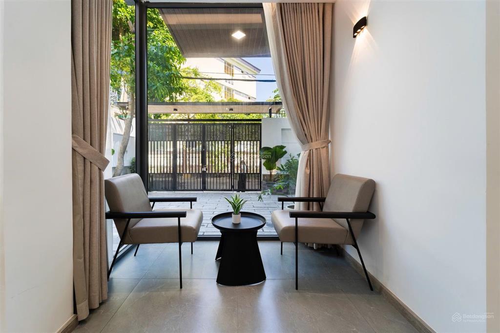 Linh cho thuê ngắn dài hạn villa 6 phòng ngủ quận 7