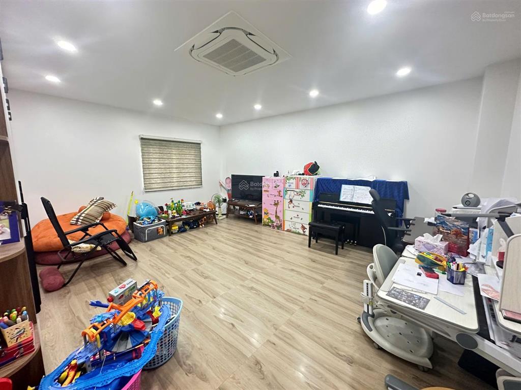 Ngộp bank nhà mặt tiền kinh doanh 5 tầng 110m2 sát phạm văn đồng, linh tây,tđ dtsd 334m2, hoàn công