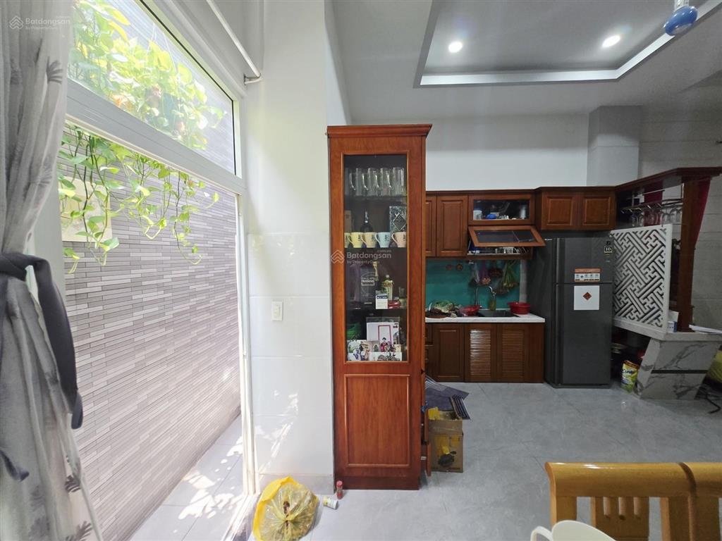 Kẹt tiền, bán gấp nhà 4 tầng sát đặng văn bi, phường thủ đức, hẻm 8m, hoàn công chuẩn, nhà mới