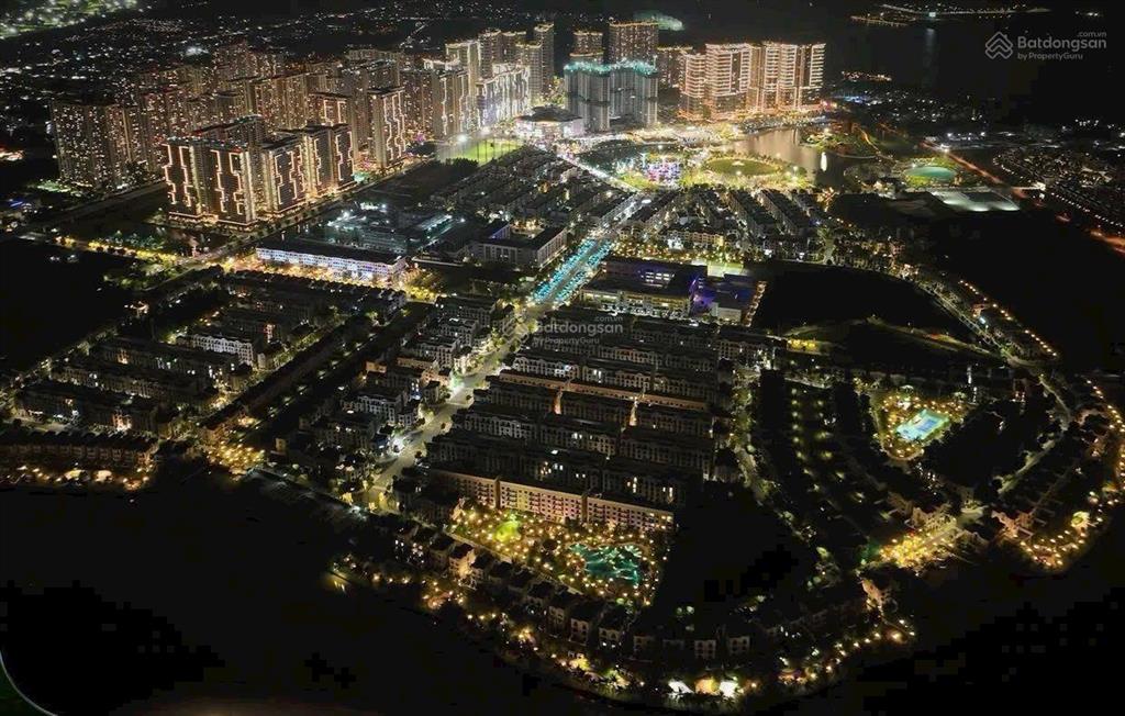 Bán nhà phố 84m2 tại vinhomes grand park  quận 9, tp.hcm