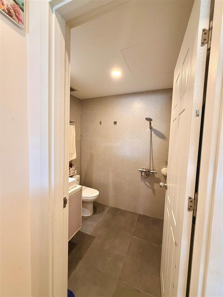 Cần bán căn hộ chung cư thế hệ mới 84,83m2 2pn 2wc nội thất cơ bản, ngay lõi trung tâm q1, cạnh tod