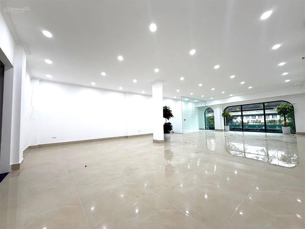 Bán tòa nhà mặt phố nguyễn xiển  thanh xuân 120m 6 tầng dòng tiền 130 triệu/tháng 62 tỷ