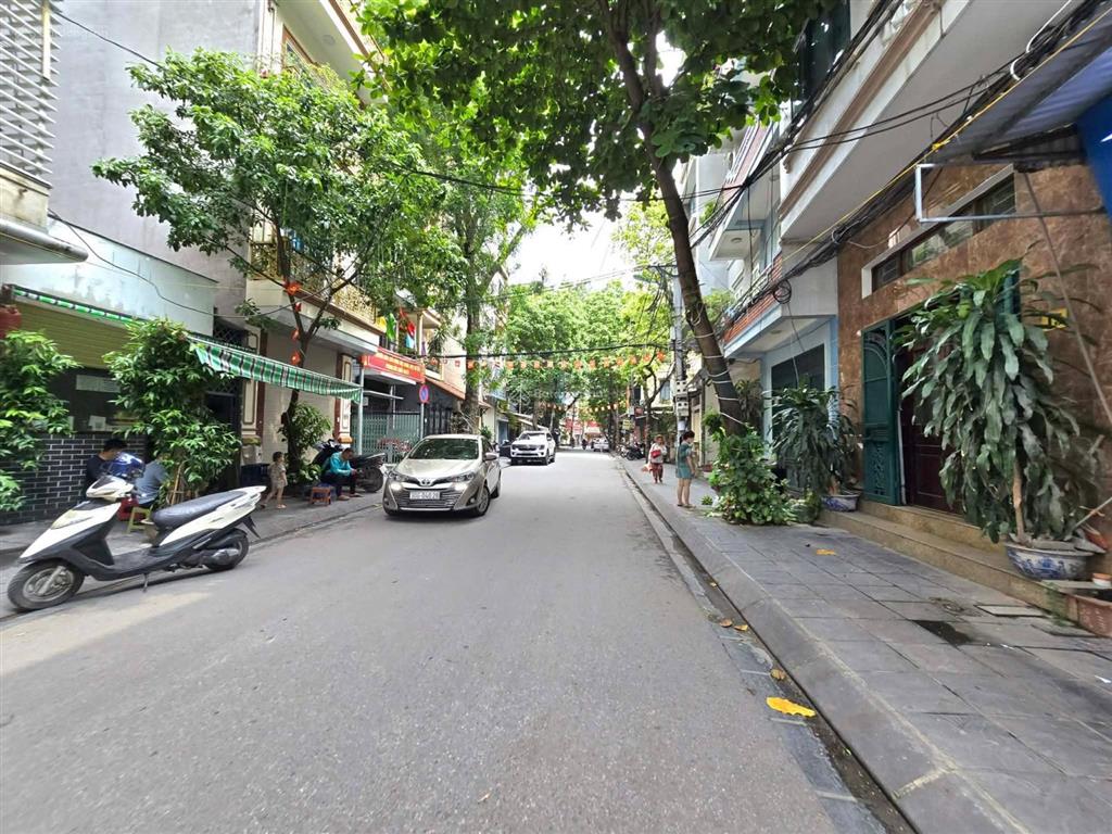 Siêu phẩm phân lô vương thừa vũ lô góc 3 mặt thoáng ô tô tránh đất quân đội vip