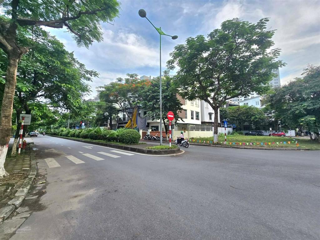 Biệt thự c37 bắc hà bca  view vườn hoa  155m  mt 9m  3 ô tô tránh  55.2 tỷ