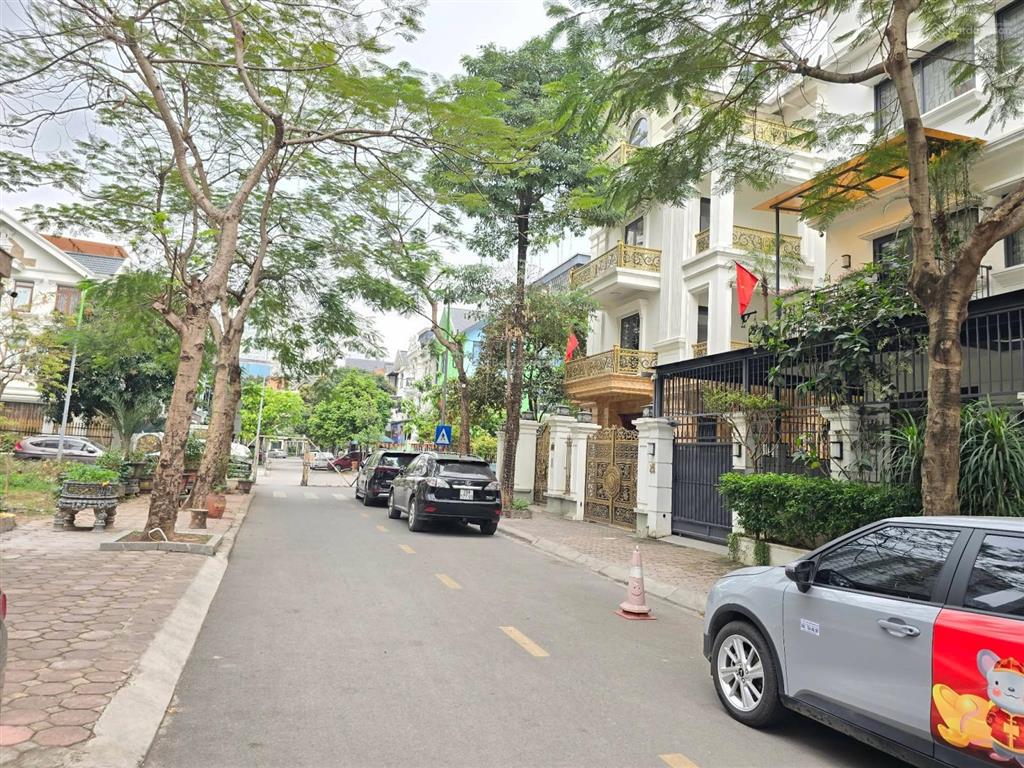 Biệt thự c37 bắc hà bca  155m  mt 9m  view vườn hoa  gara  55.6 tỷ