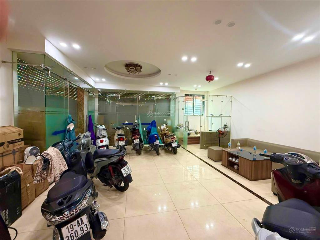 Tòa văn phòng 9 tầng mặt tiền 8,8m khu phân lô ô tô tránh view hồ điều hòa