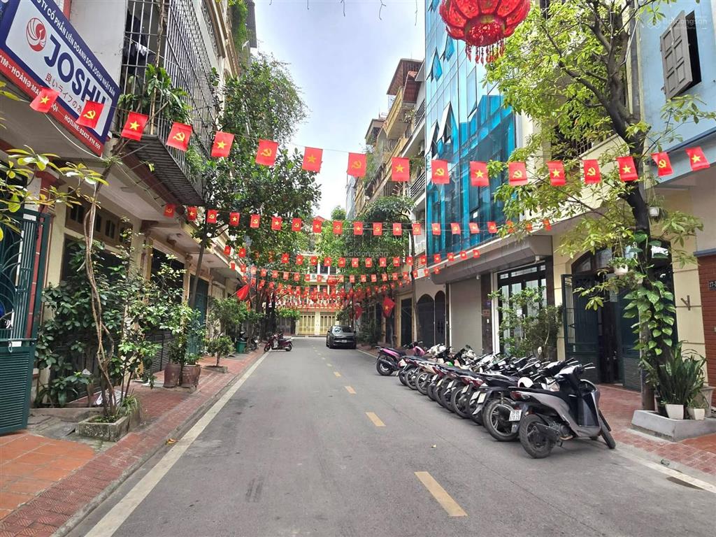 Liền kề đại kim  93m  mt 6m  ô tô tránh  vỉa hè  nhà đẹp nội thất gỗ lim