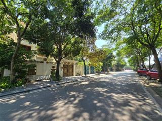 Biệt thự linh đàm  315m  mt 17m  gần hồ  cách phố nguyễn hữu thọ 30m
