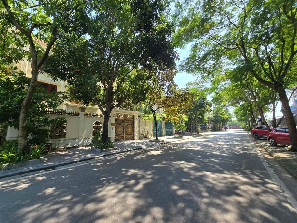Bán biệt thự linh đàm 180m, mặt tiền 10m, 4 tầng, giá 45 tỷ