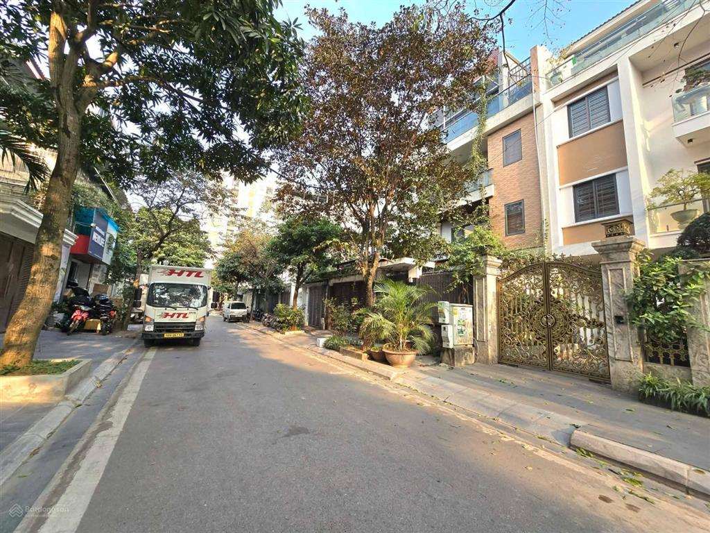 Biệt thự tây nam linh đàm 210m mặt tiền 10,5m 5 tầng 51.5 tỷ