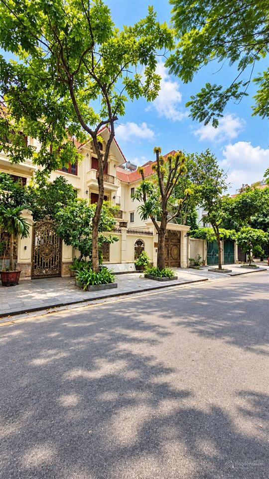 Bán biệt thự tây nam linh đàm 200m mặt tiền 10m view vườn hoa 51 tỷ