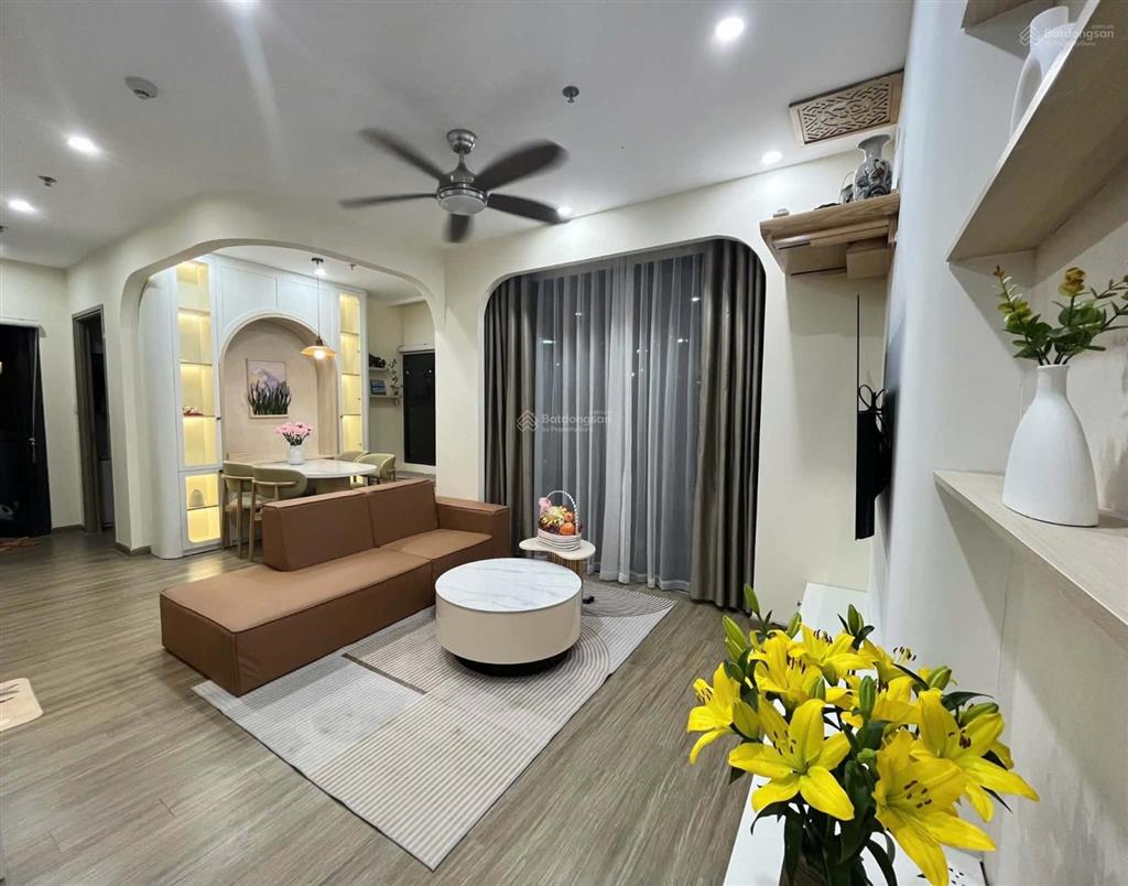 Chính chủ cần bán căn 2pn+ 64m² tòa gs1 tầng 2526 vinhomes smart city. giá 5.2 tỷ bao phí