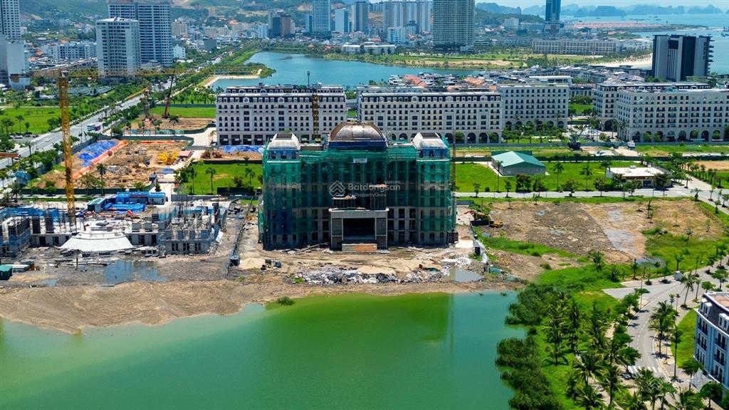 Trí đại bán gấp căn góc harbor bay  trục đường đôi  sát nhạc nước  giá chỉ 12.x tỷ.0973 670 ***